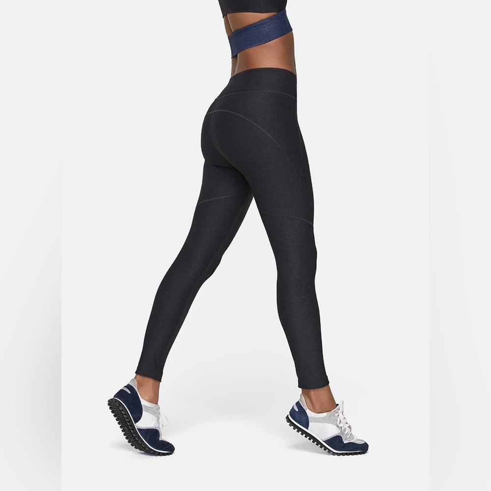 Outdoor Voices 7/8 leggings in graphite
